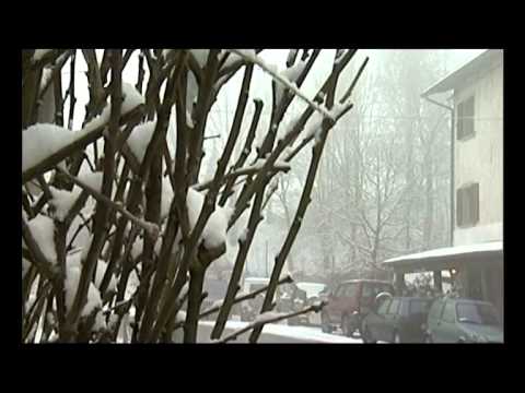 2014-12-31 - IL 2014 DI PRATO SI CHIUDE CON LA NEVE, PREVISIONI INDICANO MIGLIORAMENTO