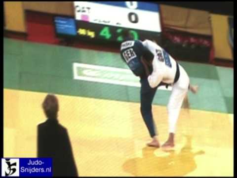 Judo 2009 Paris: Pinske (GER) - Hanfi (QAT) [-90kg].