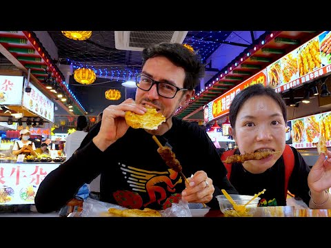 🇨🇳 Chinese Street Food in PACKED Night Market - Exotic Snacks in Yang Shuo (Guang Xi Province)
