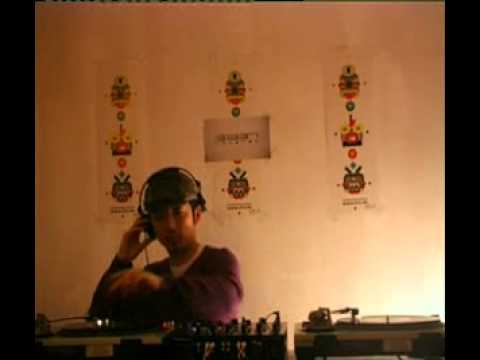 19:00:00 - Den @ RTS.FM Berlin Studio - 25.01.2010: Dj Set