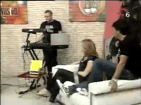 Robert Solheim playing Aquavit's Granular Sea on TV7 in Spain.