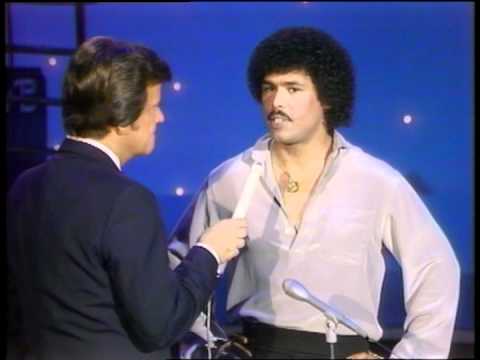 Dick Clark Interviews Stevie Woods - American Bandstand 1981