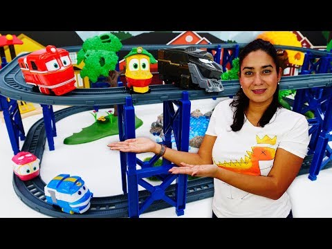 Valerias Spielzeug Kindergarten. Die Robot Trains reparieren die Gleise. Spielspaß für Kinder