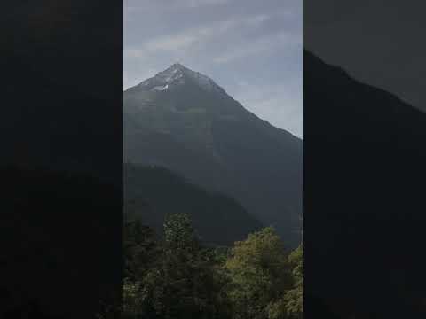Bergfahrt mit coolster Open-Air Seilbahn der Schweiz