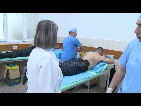 11 police te plagosur ne proteste