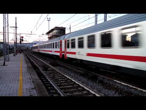 Intercity 595 Trieste Centrale/Roma Termini in arrivo a Prato Centrale