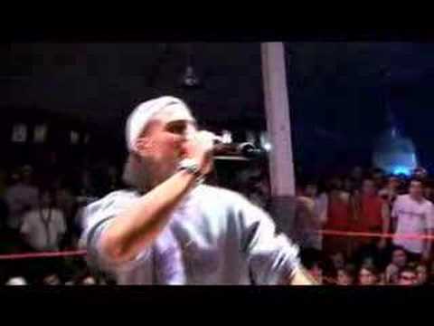 Red Bull-Batalla de gallos 2006- Elio Toffana vs Felix