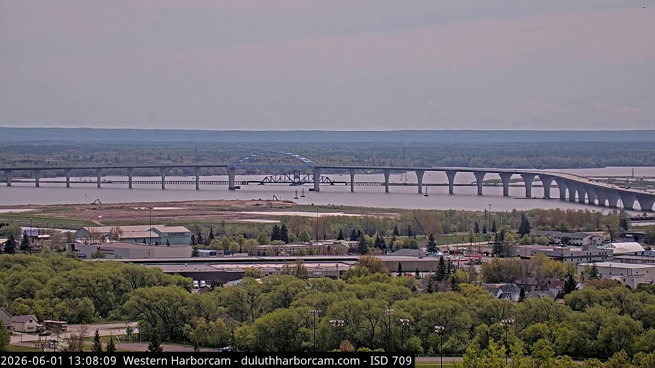 Live webcam view of Puerto Oeste de Duluth y puente Blatnik