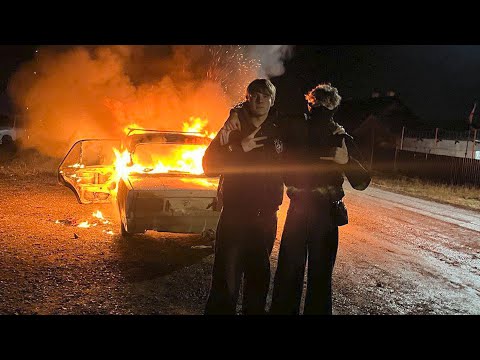 Бесправный пацан спалил свою "пятёрку"  на глазах ГАИшников. Real video