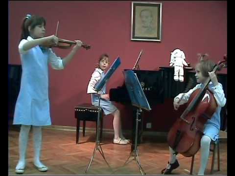 Piano trio The Frolic Fluff play Children songs from Vojvodina composer Tibor Hartig
