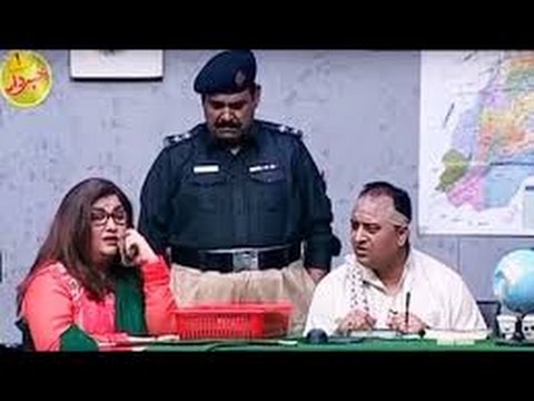 Khabardar Aftab Iqbal 30 September 2016 Momo beats Police Officers Express News