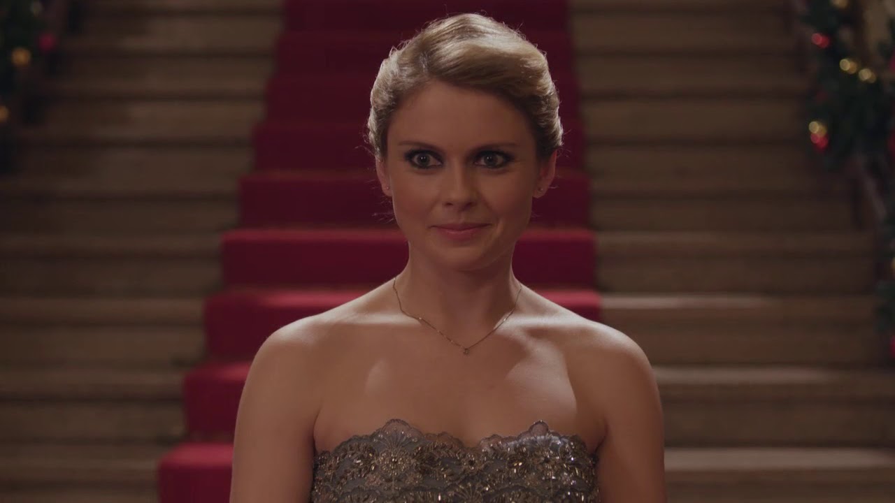 A Christmas Prince (2017) | Princess's Arrival (Clip)