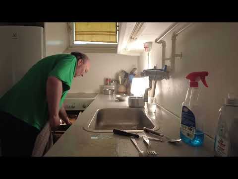 MongoTV_8901- Mongo Madskole - KAMSTEG Med SVÆR og FRIKADELLE og RIS og BRUN SOVS