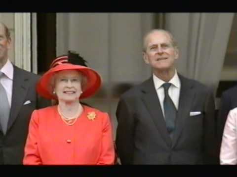 Royal Family on palace balcony for Golden Jubilee (2002)