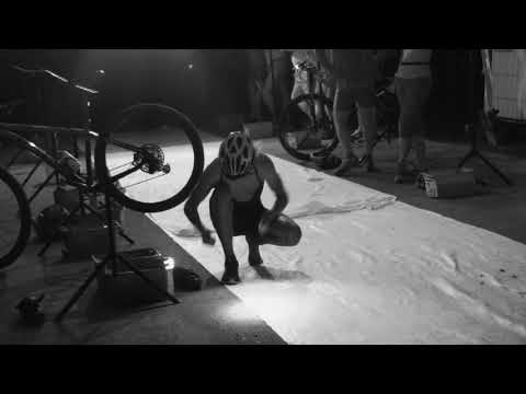 První noční triatlon