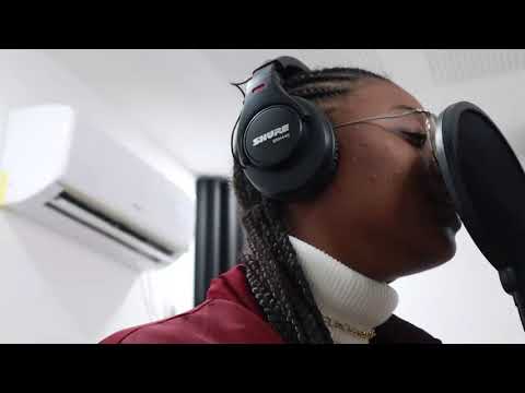 Yadah Angel - Ela é Boa (Acústico)