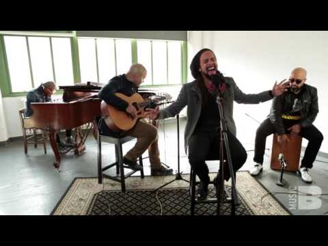 Kes performs "Shine A Little Light" for Baeble