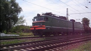 preview picture of video 'Електровоз ВЛ11.8-626 з вантажним поїздом на ст. Мерефа'