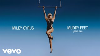 Musik-Video-Miniaturansicht zu Muddy Feet Songtext von Miley Cyrus
