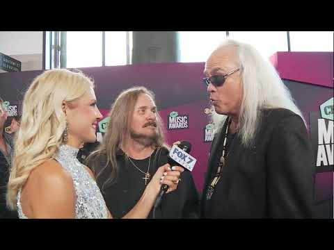 CMT Awards 2023: Lynyrd Skynyrd on aqua carpet | FOX 7 Austin