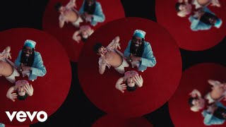 MUCHO CON DEMASIAO' Lyrics English Translation