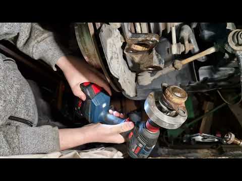 BMW E90 E84 xDrive - Removing ball joint the easy way