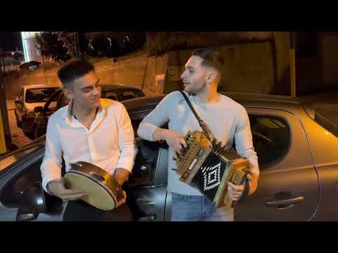 Tarantella cantata organetto e tamburello!