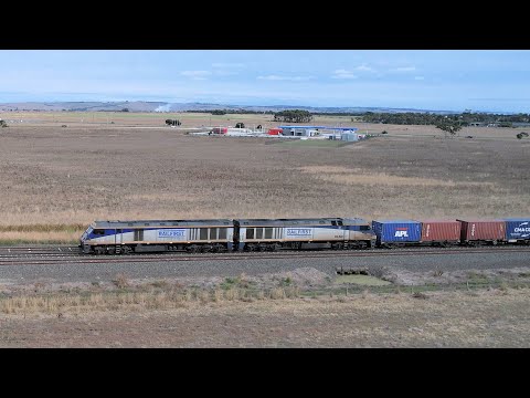 7922V SCT / SBR Container Train With Locomotives EL55 & EL63 Chased By Drone (5/4/2022) - PoathTV