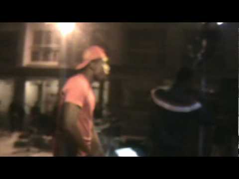 solda(Ghetto star) feat Gravou(Mgc) guiiri en Live