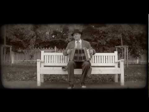 Juhan Uppin - Hõbedaselt helgib juuksekuld