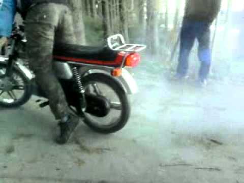 stg Flo mit Kreidler 70ccm Burnout part2