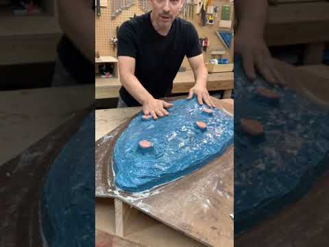 Alice in Wonderland shield unboxing (un-molding)