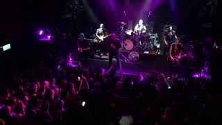 LOQUILLO - Rey del Glam. Concierto en Dublin