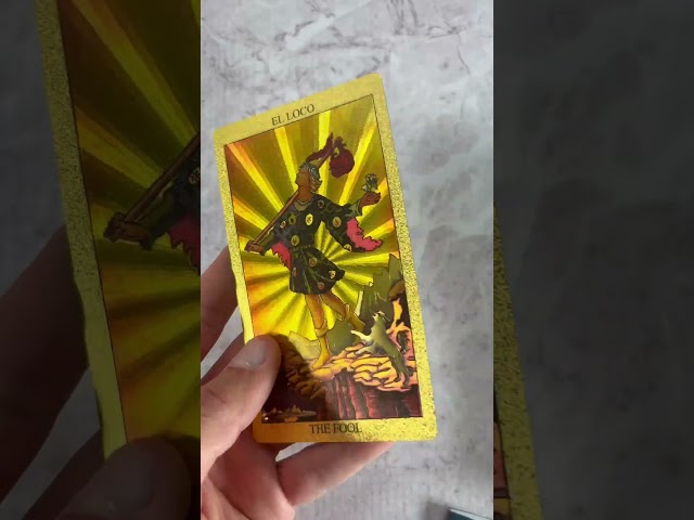 Vídeo relacionado con YIMINGOUFEI Tarot Rider Waite Español-Inglés, 78 Cartas Bilingües Doradas