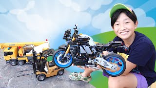 Yejun Lego Technic Super Bike Toy Assembly with Hot Wheels Car Toy Play