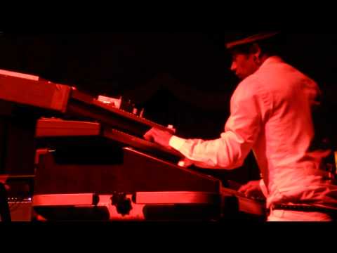 Exclusively Neal Evans - El Ron [HD] Soulive Bowlive Night10