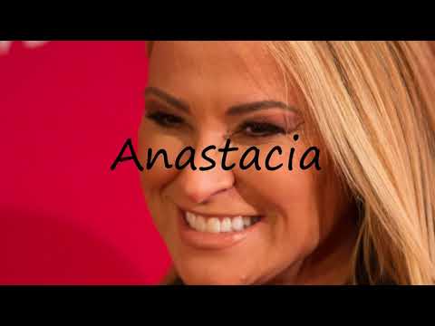 How to say Anastacia in English?