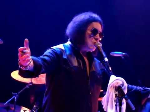 Front Row - Gene Simmons - You're Gonna Lose That Girl (Beatles Cover "HELP!" 1965) Chicago 2017