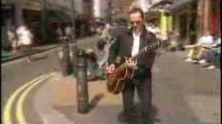 Joe Strummer And The Mescaleros - Johnny Appleseed - Music Video
