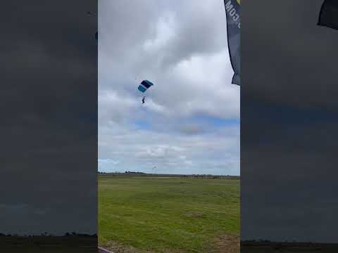 SA Skydiving AFF Training Tools - Good landing in some wind