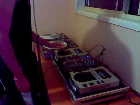 DJ TezzR - Nov 09 Happy/UK Hardcore Tenminmix