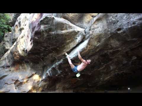 Double Demerit V13/8B - Sydney Bouldering - MattiasBM