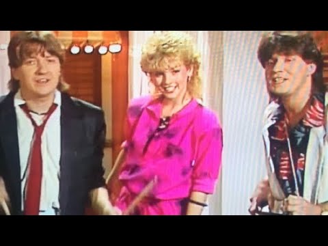 Iveta Bartošová - rozhovor + píseň Každý má rád muzikál