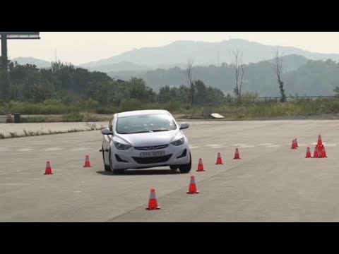 Thumbnail for 2013 HYUNDAI ELANTRA Moose Test #shorts #slalom #moose by Video c, video, Car, vide
