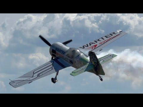 Jurgis Kairys Suchoi SU-31 Kunstflug beim Airmeet 2022 in Genderkingen