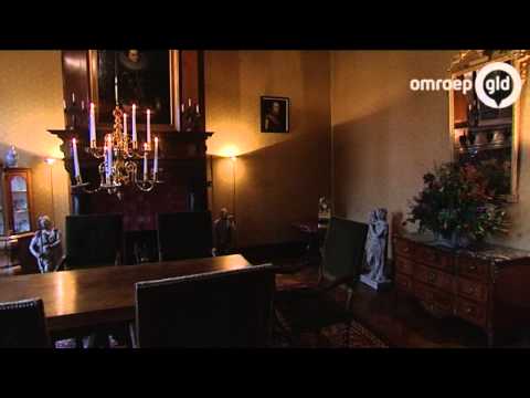 Beatrix bij 400 jaar weeshuis Buren