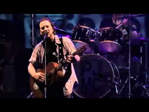 Pearl Jam - Just Breathe (Lollapalooza Chile 2013)