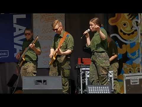 Varusmiessoittokunnan showband - Mitä tänne jää