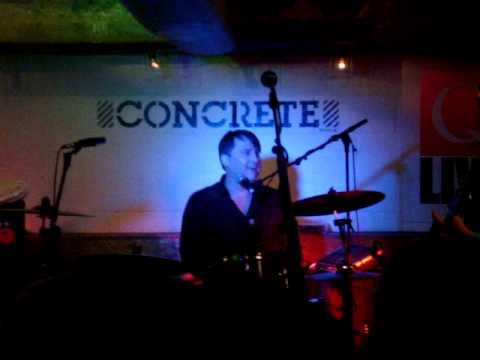 Greg Dulli playing drums - Twilight Singers, London 13th March 2011