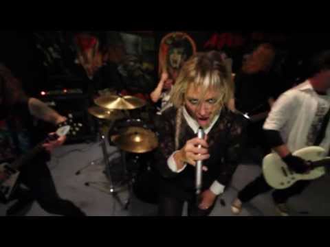 download lagu mp3 mp4 Good Things Come To Those Who Hate, download lagu Good Things Come To Those Who Hate gratis, unduh video klip Good Things Come To Those Who Hate
